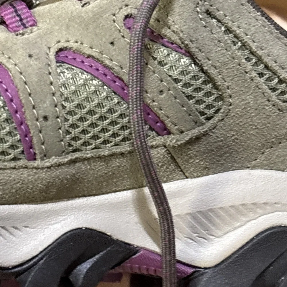 New Merrell Oakcreek‎ Olive  Waterproof Hiking Shoes Womens Sz 11 J03592